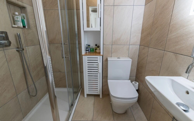 JOIVY Pimlico Flat with Terrace for 3