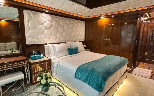 Orchid Overnight Superyacht