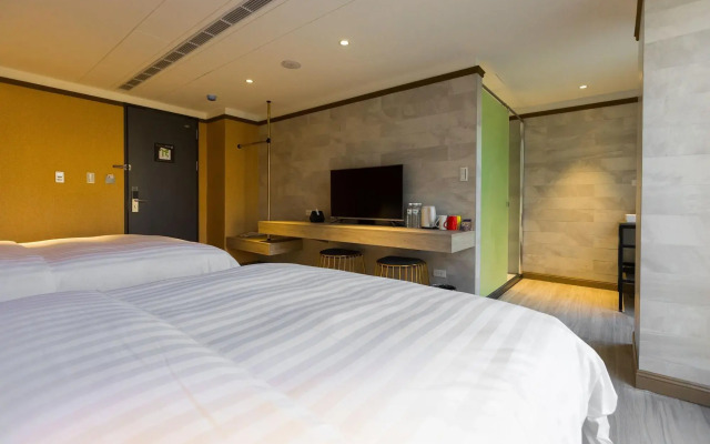 Q21 Hotel