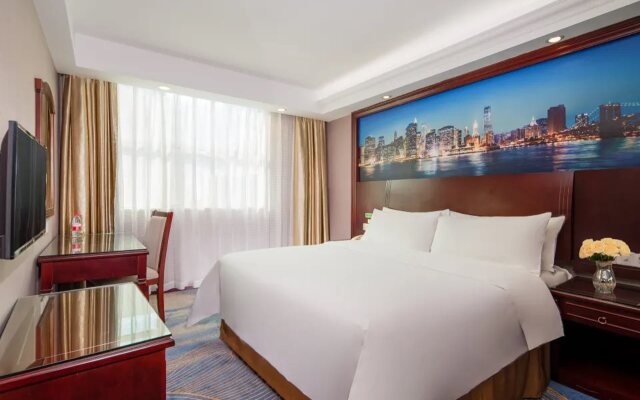 Vienna Hotel (Huizhou Yanda Avenue)