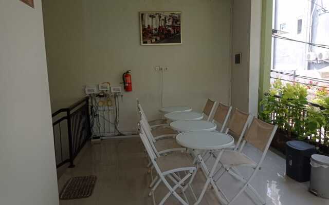 Olivia Inn Denpasar - Hostel