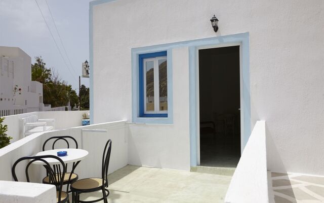 Loukas & Emma Eco Houses