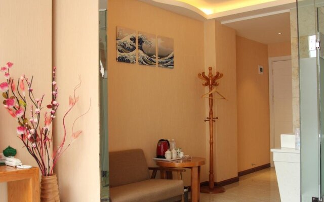 Sea & Cloud Themed Hotel