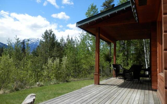 Mica Mountain Lodge & Log Cabins
