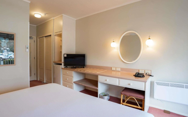 Wairakei Resort Taupo by Accor – Guest Rooms – Wairakei
