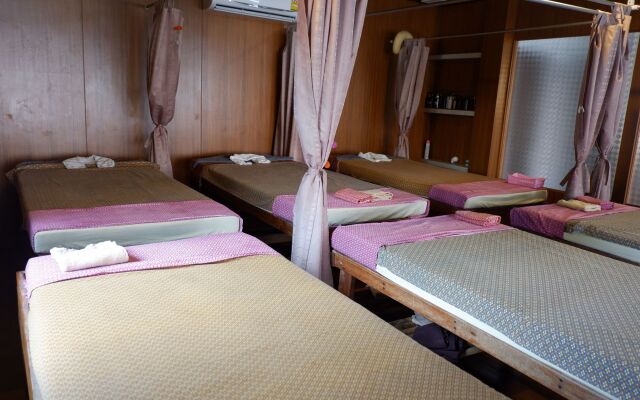 Charming Lipe Beach Resort