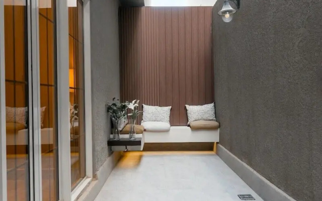 Three BR Spacious & Luxurious Flat in Hittin