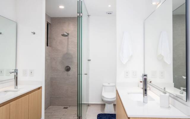Condo Aria Ocean 411 by Kivoya
