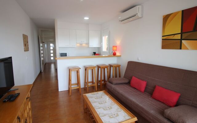 Modernised Apartment in Empuriabrava With Terrace