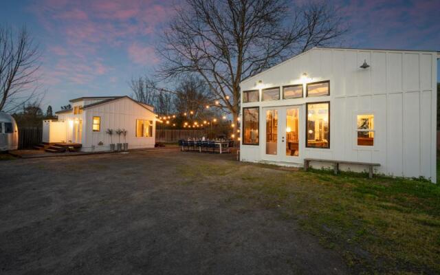 Coppola by Avantstay Explore The Wineries Near This Gorgeous Healdsburg Home w/ Bar & Large Yard