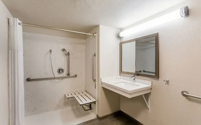 Days Inn by Wyndham Yosemite Area