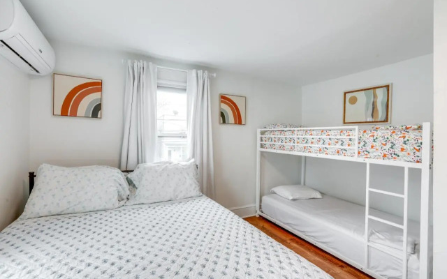 Walkable Dtwn Townhome Near Campus & Palmer Square