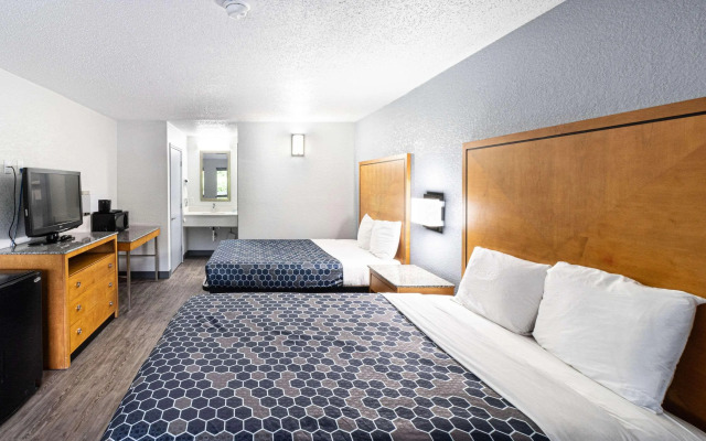 Rodeway Inn At Fort Lee