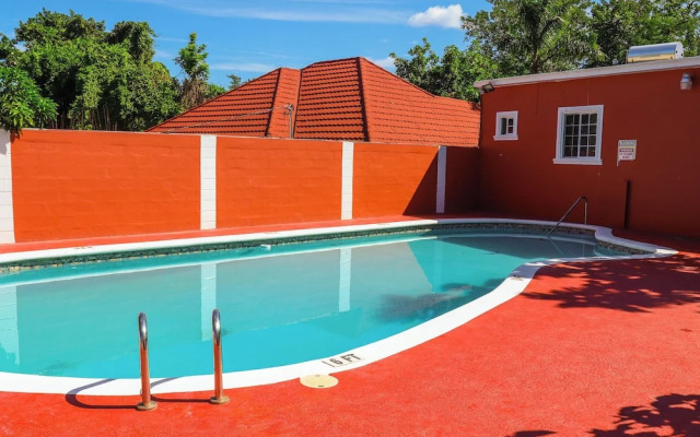 Paradise On The Rocks Hotel
