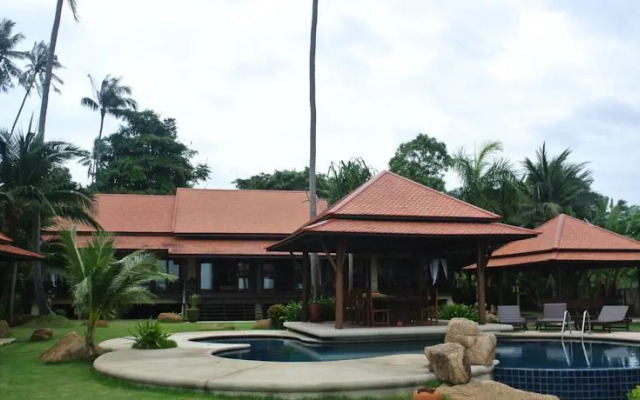 Angthong Villa