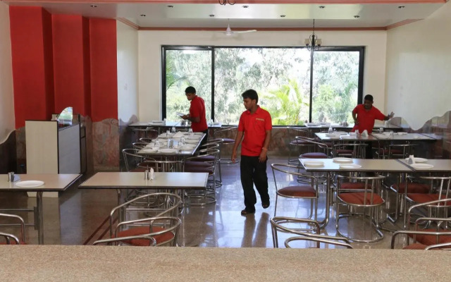 Hotel Anando Saputara