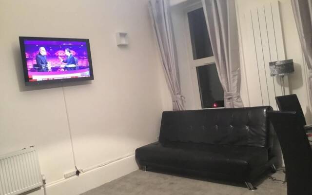 Paisley central luxury Rooms & Apartment