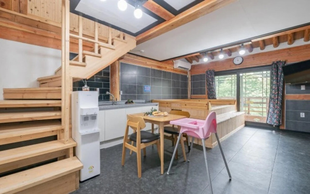 Gyeongju Palace Pool Villa Pension