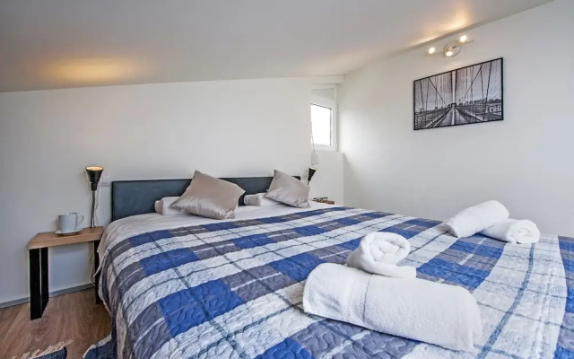 Lakovich Sea View Apartments