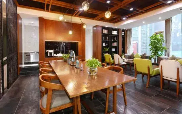 Longding Boutique Hotel (Chongqing Shapingba Three Gorges Plaza)