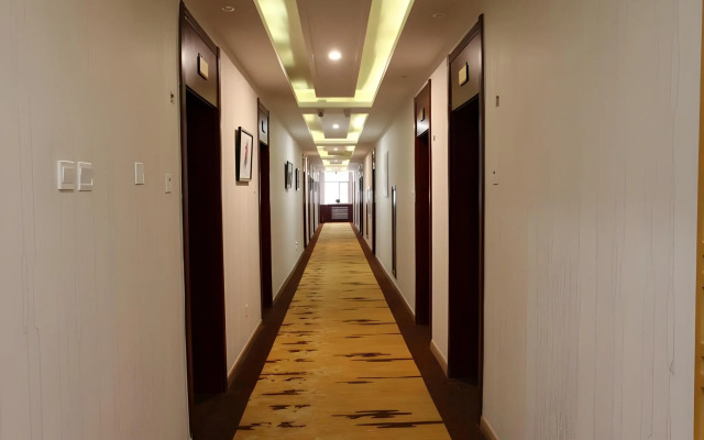 GreenTree Alliance Hulunbeier Zhalantun Railway Station Hotel