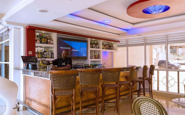 The Junction Hotel & Suites