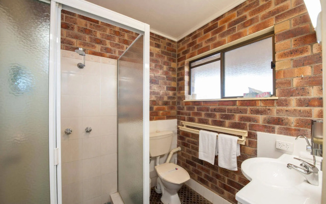 Allan Cunningham Motel