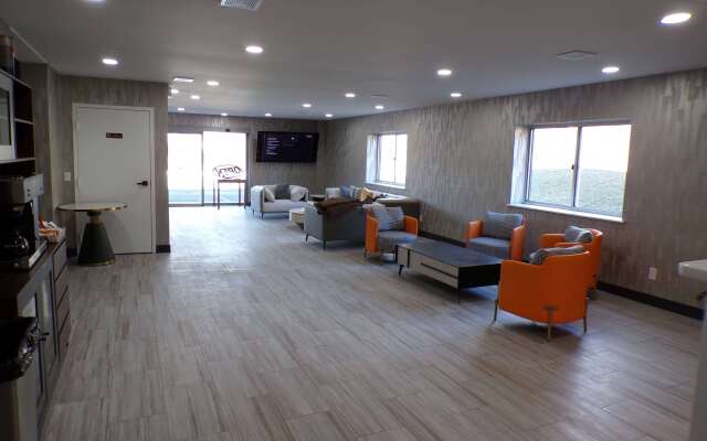 Luxor Inn & Suites, a Travelodge by Wyndham
