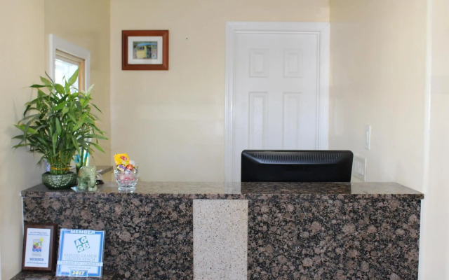 BeachWay Inn