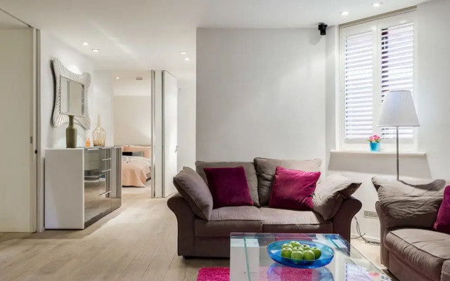 Bloom Field Court Apartments