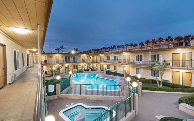 Americas Best Value Inn & Suites Anaheim Convention Center