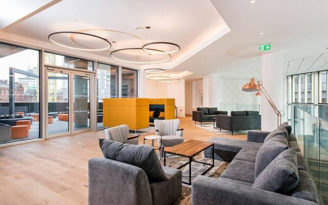 Stunning 2BR Manchester Apartment