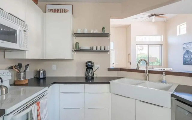 Stylish Cave Creek 3 Bdrm Vacation Home!