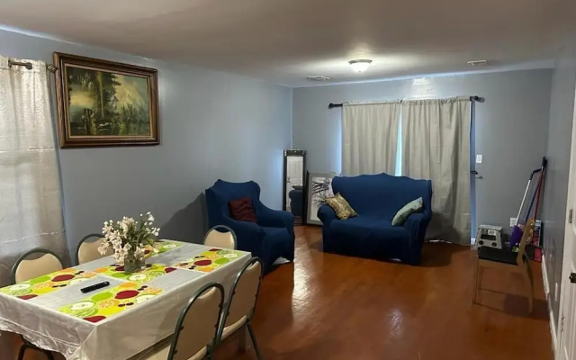 Room E Divine Villa 5mins to EWR