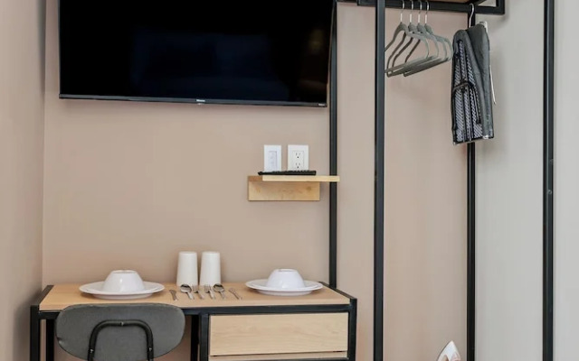 Ezequiel Montes By Homirent