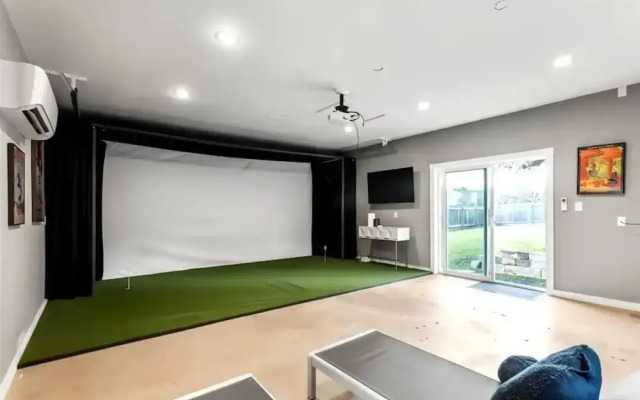 Spacious Retreat with Private Pool