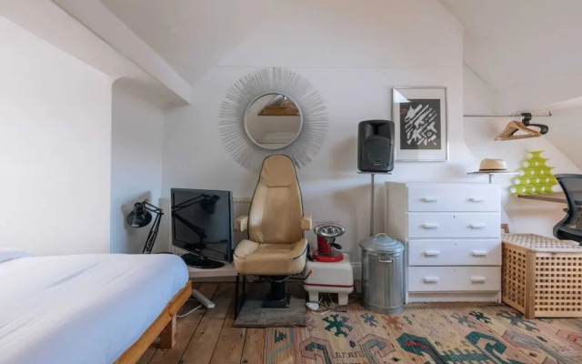 Vibrant & Eclectic 3 Bedroom Flat - Bedminster, Bristol!