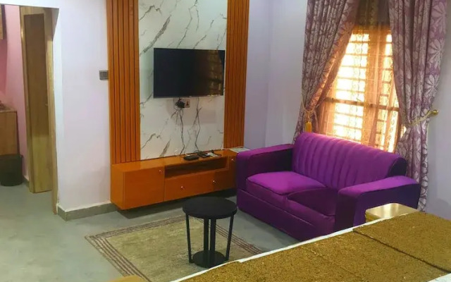 Bly & Schol Apartments