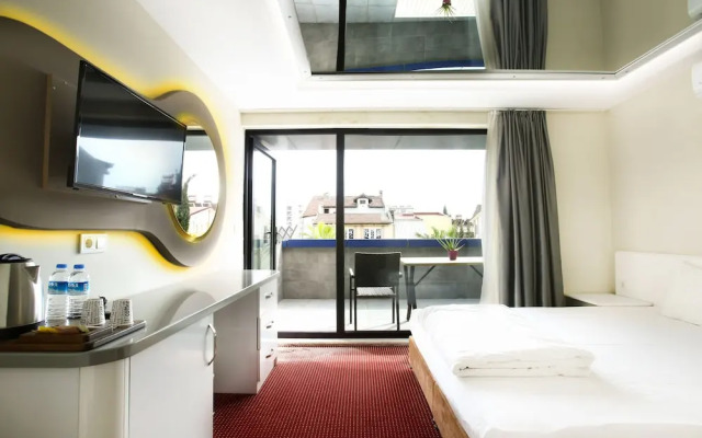 IS Hotel