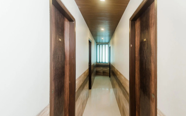 OYO 11747 Hotel Sai Comforts