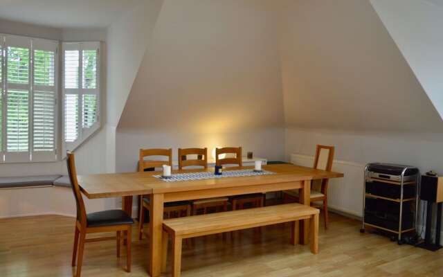 Stunning Loft Flat With Garden