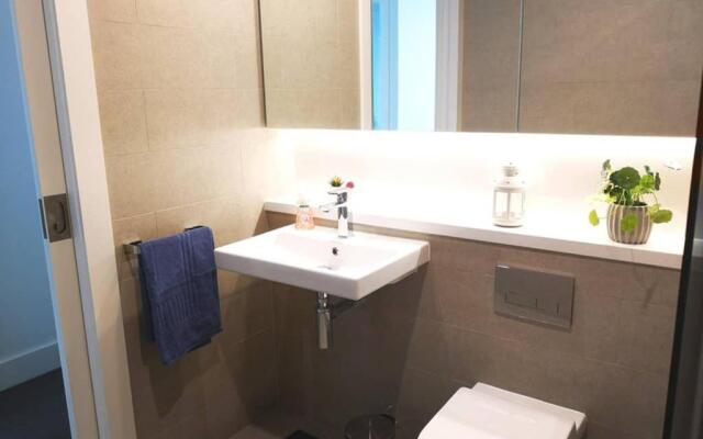Modern apartment+office w Parking @ Olympic Park