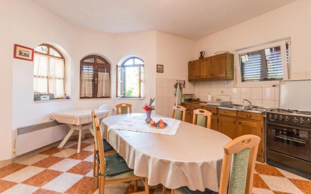 Nice Home in Sukosan With 4 Bedrooms and Wifi