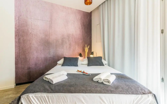 Agora Central Rooms