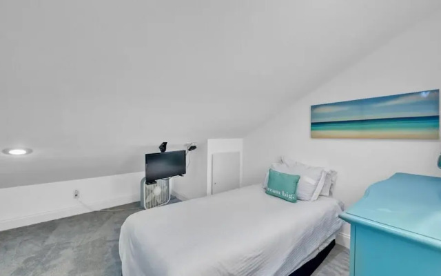Crystal Villas 12B