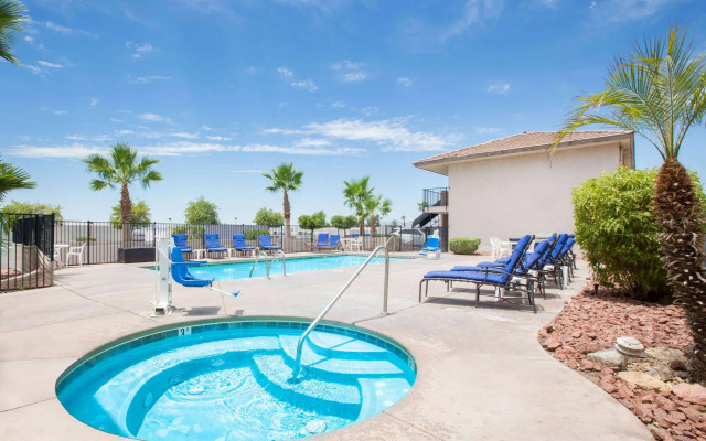 Days Inn by Wyndham Lake Havasu