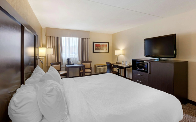 Best Western Plus Mariposa Inn & Conference Centre