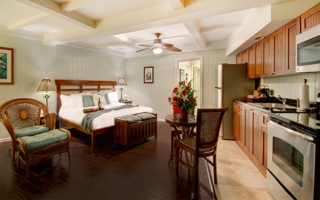 Coconut Palm Inn