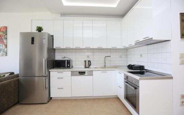 Villa The View - Beachfront, 5 Bedrooms, BBQ, View
