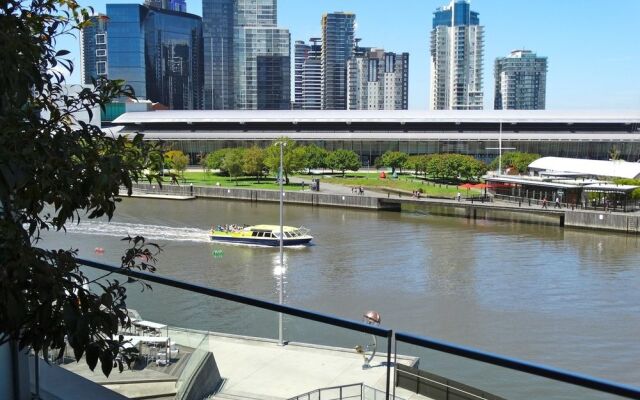 Melbourne Holiday Apartments Flinders Wharf